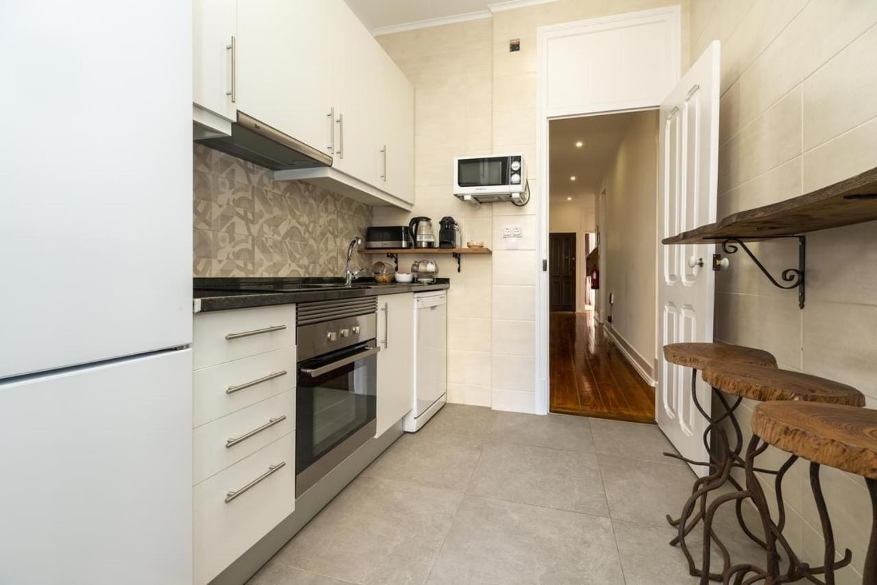 Retro M2 R4 - Lovely Double Room With Shared Bathroom Lissabon Buitenkant foto