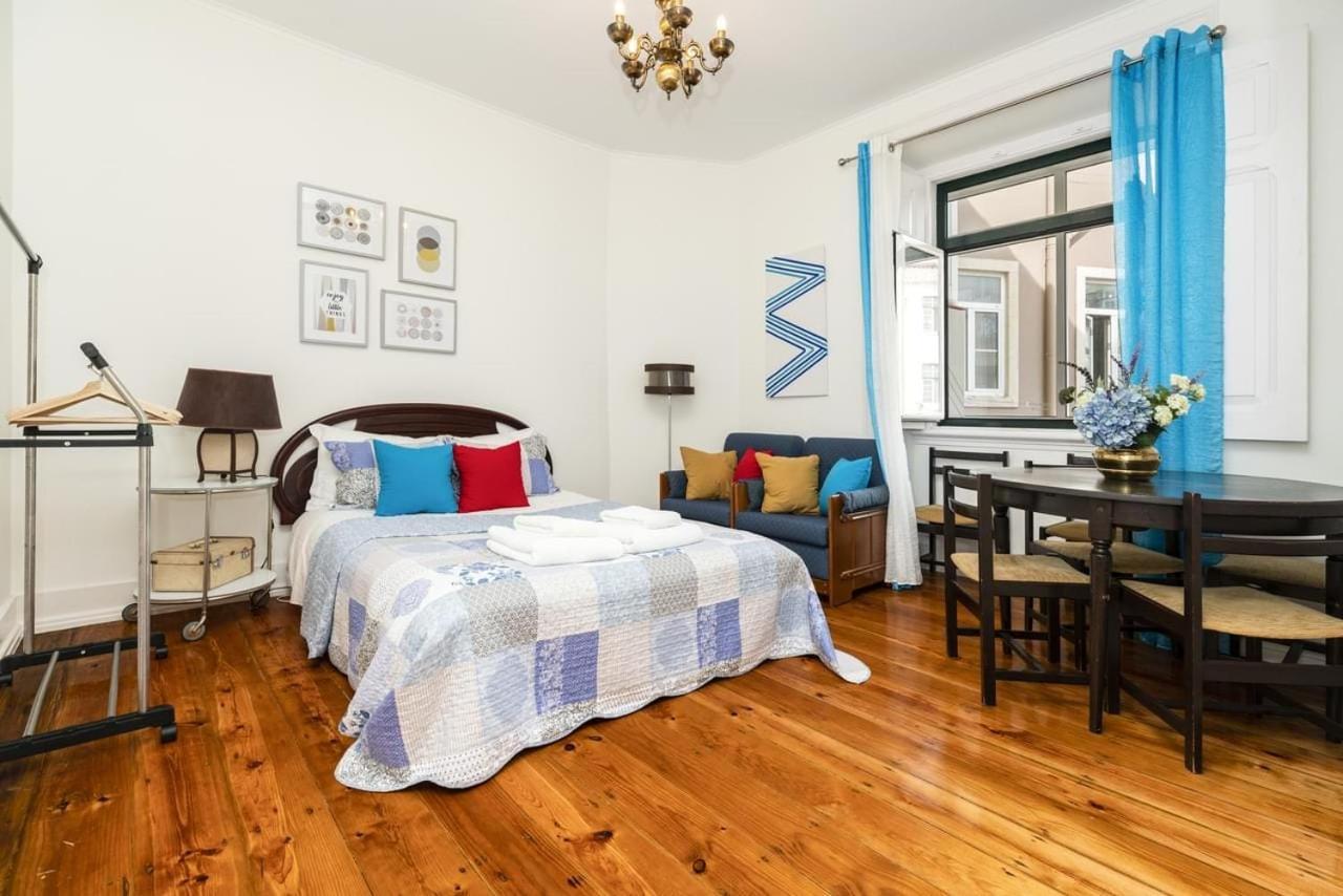 Retro M2 R4 - Lovely Double Room With Shared Bathroom Lissabon Buitenkant foto