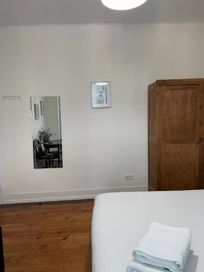 Retro M2 R4 - Lovely Double Room With Shared Bathroom Lissabon Buitenkant foto