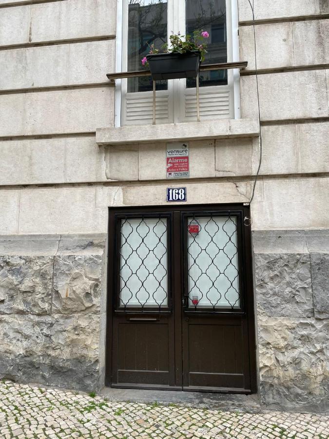 Retro M2 R4 - Lovely Double Room With Shared Bathroom Lissabon Buitenkant foto