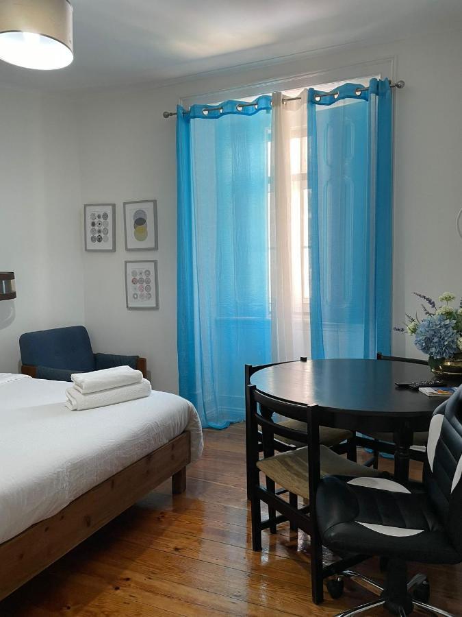 Retro M2 R4 - Lovely Double Room With Shared Bathroom Lissabon Buitenkant foto